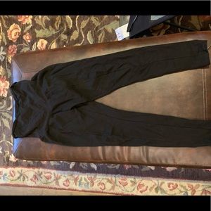 EUC Isabella Oliver black maternity legging size 4